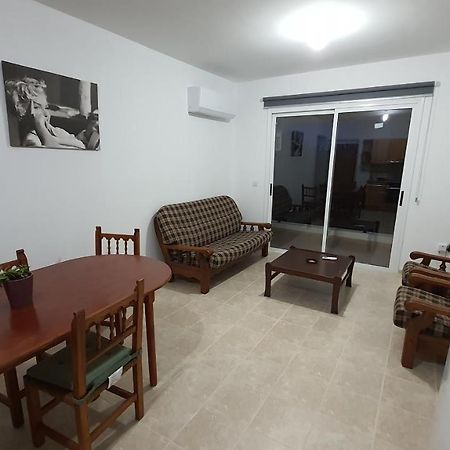 Lovely Apartment At The City Center Of Paphos Ngoại thất bức ảnh