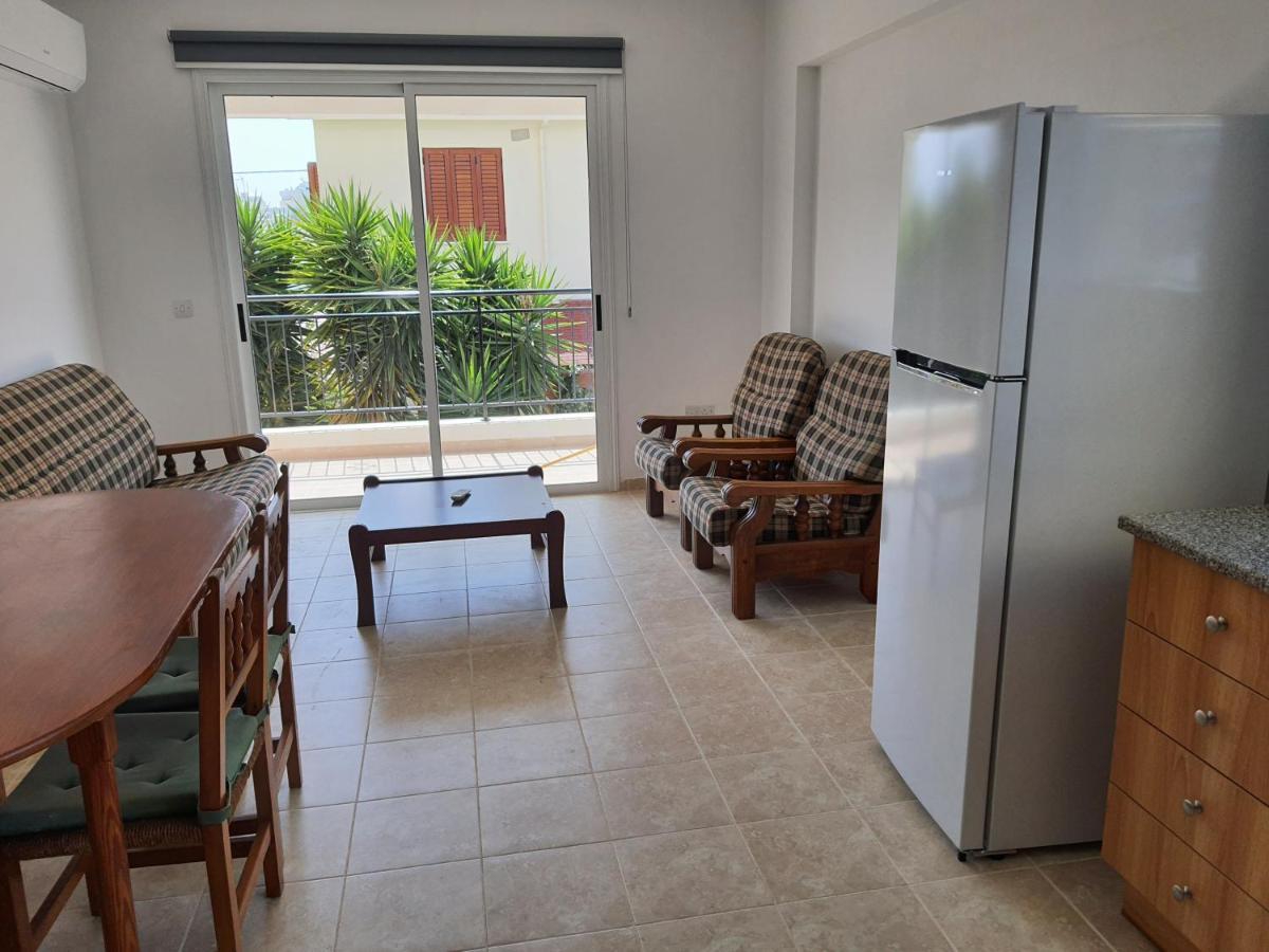 Lovely Apartment At The City Center Of Paphos Ngoại thất bức ảnh